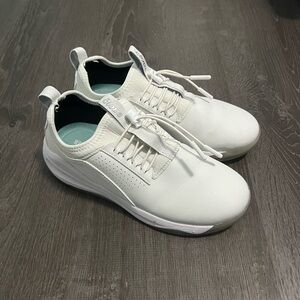 Clove Classic Nursing Shoe Sneakers Brilliant White